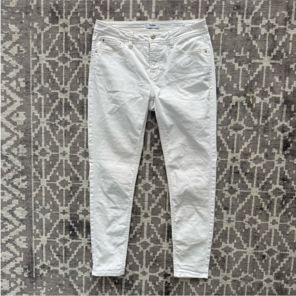 Effortless Ankle Mid Rise White Jeans